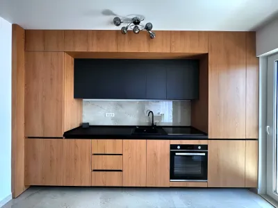 bucatarie moderna din lemn inchiriere apartament Sector 5 București